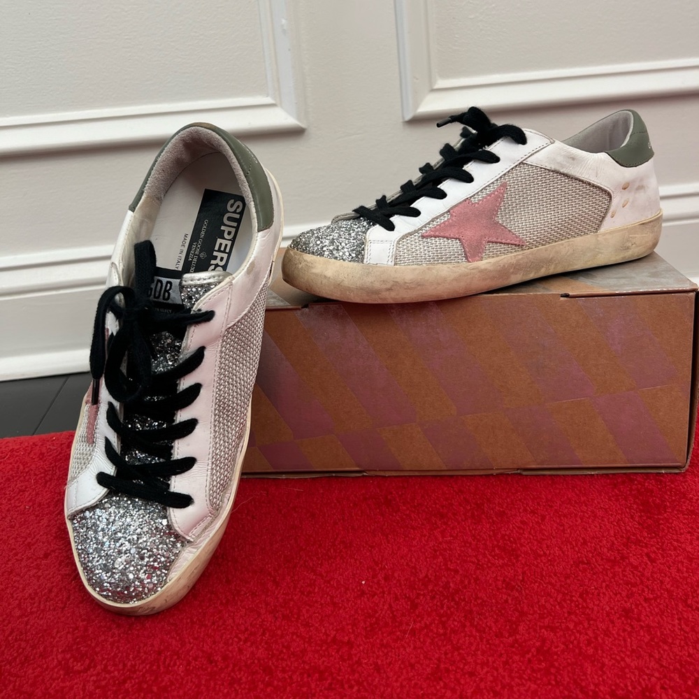 GOLDEN GOOSE SUPERSTAR WITH BOX AND DUSTBAG.